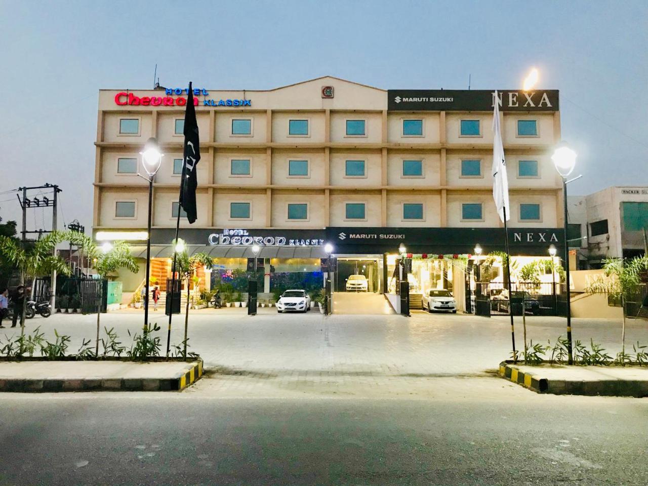 Hotel Chevron Klassik Ludhiana Exterior foto